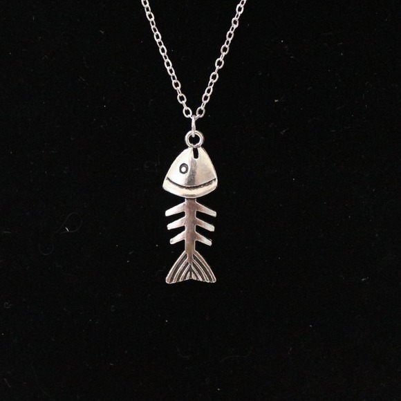 New Fashion Fishbone Silver Tone Necklace N93 - Picture 1 of 4